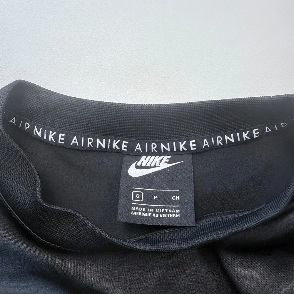 Nike Air Satin Long Sleeve Pullover Top Womens Small Black‎  White Logo